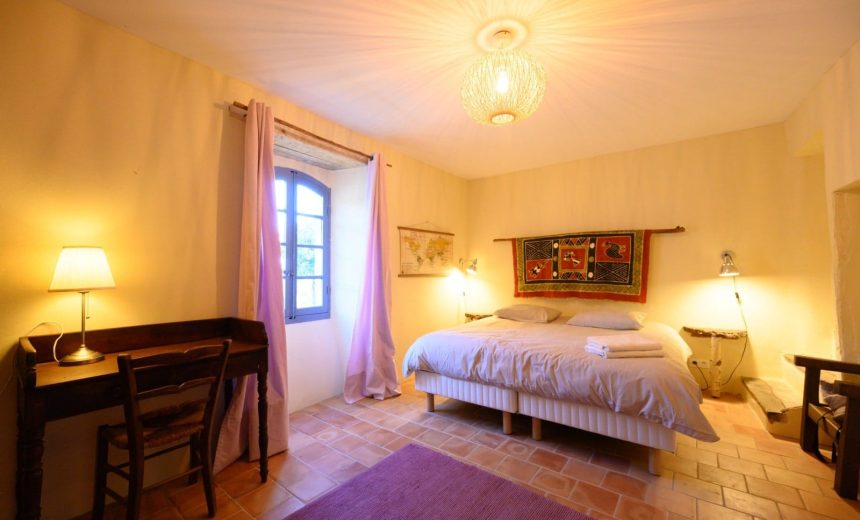 Chambre Tilleul (le plus grand et vieil arbre du domaine)