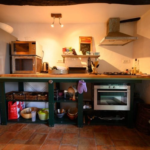 Cuisine du gîte tout sauf IKEA