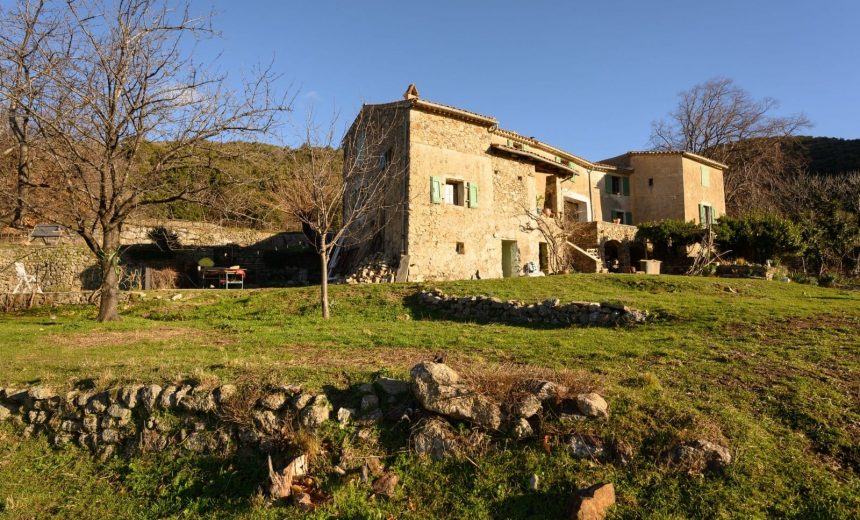 vue-sur-le-mas-rouveyrac